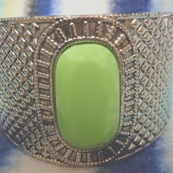 Silvertone With 1 1/4" Rectangle Lime Green Gemstone Cuff Bracelet - Picture 2 of 6